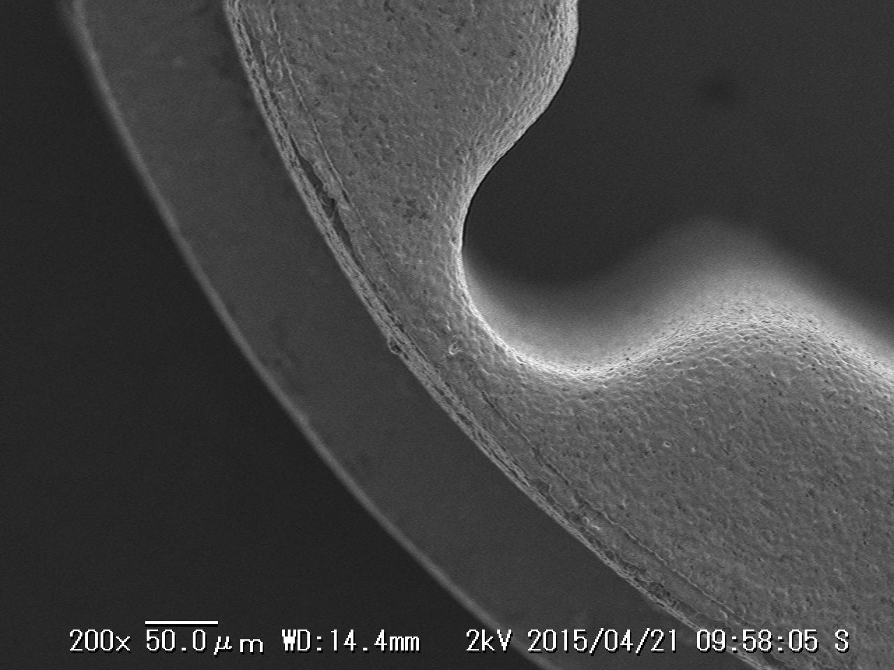 最薄部80 μmの微細センサー部品（金属射出成形品）